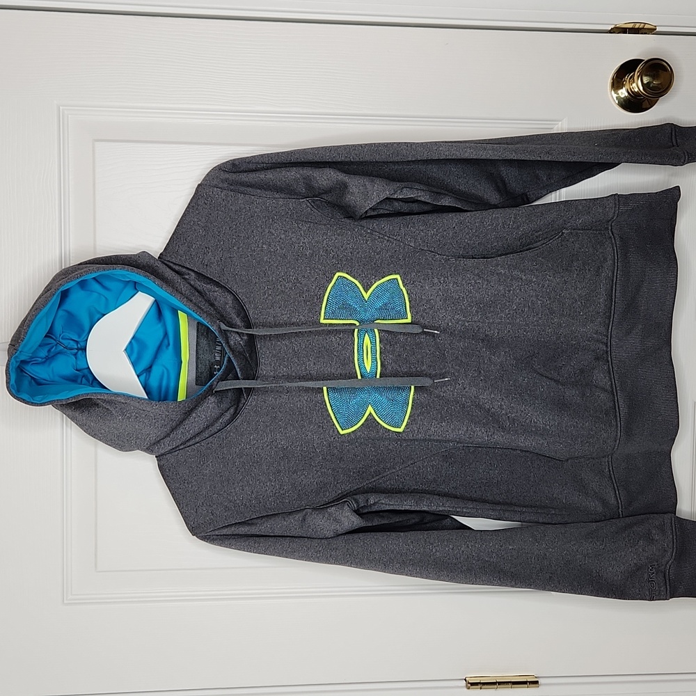 Under Armour storm semi fitted cold gear sweatshirt hoodie size medium